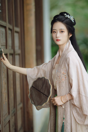 由爱可奈 下载